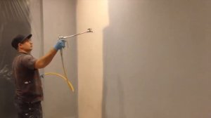 Покраска стен методом "Безвоздушное распыление"