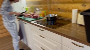 Гепард Герда ворует мясо!