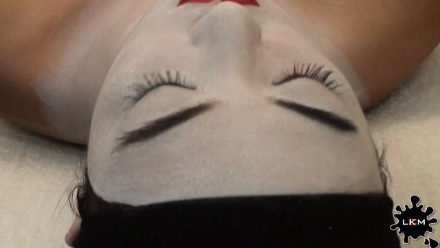 Geisha or Maiko, theatrical makeup process and dressed in kimono, for a play смотреть онлайн