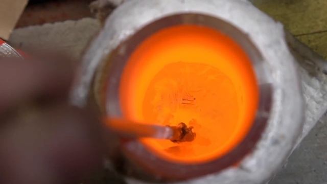 Сталь. Чугун. Нержавейка. Самодельные тигли для индукционного нагревателя. Глобальный эксперимент! смотреть онлайн