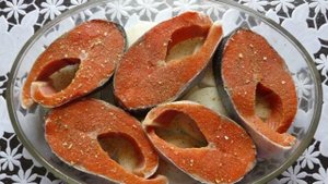 Горбуша в духовке под соусом