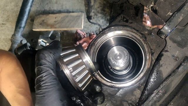 Volvo KingPin replacement смотреть онлайн