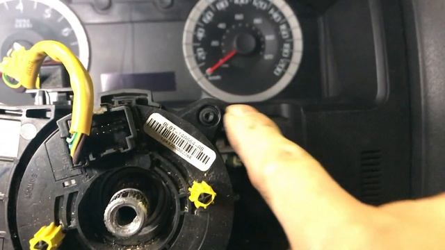 2008 - 2012 Ford Escape : How to remove Driver air bag & replace Ignition Switch. P2 смотреть онлайн