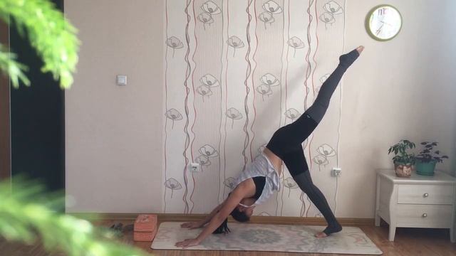 Day 28 - Сэтгэл Cэргээх Йог смотреть онлайн