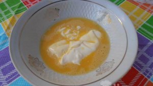 Минтай жаренный в кляре с майонезом на сковороде