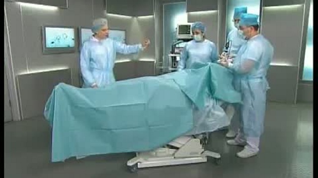 После инсульта можно делать операцию. Операция при инсульте микрохирургом видео. Короткий ролик про операции. Операция реальные фото. Больница реанимация операция на мозг кровоизлияние.