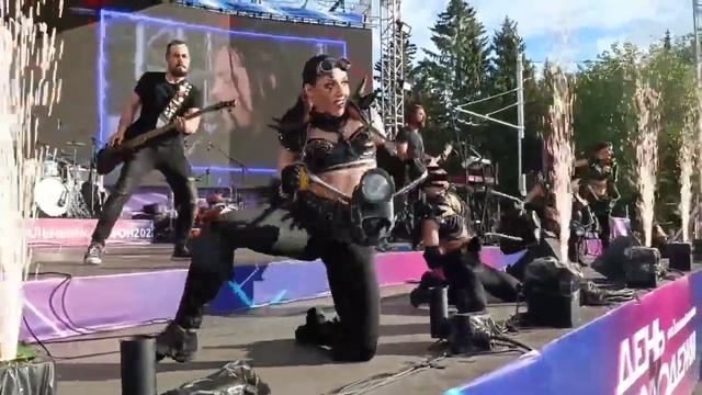 В Омске отметили День молодежи смотреть онлайн