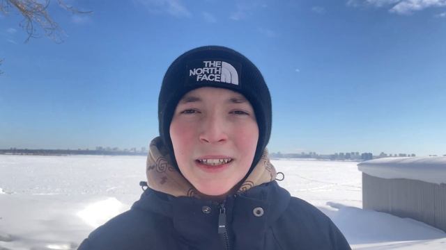 Поздравляю ПРОХОЖИХ с 23 февраля! смотреть онлайн