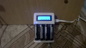 Зарядное устройство для пальчиковых аккумуляторов