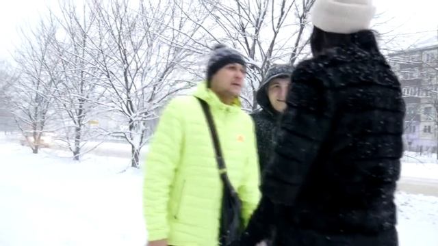 ДЕВОЧКИ! ПОДАРИЛИ ДЕШЕВЫЙ ПРЕЗЕРВАТИВ? смотреть онлайн