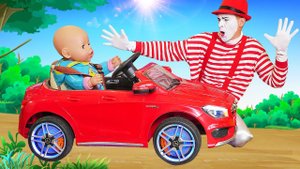Видео куклы БЕБИ БОН - Тачка для пупсика Baby Born! -  Весёлые игры машинки. Детские мультики онлайн