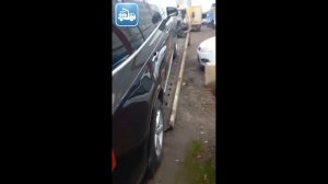 Эвакуатор на Ленинградском шоссе Hyundai HD78 со сдвижной платформой разгружает Volvo на ручнике