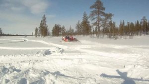 LYNX XTRIM COMMANDER 600 IN DEEP SNOW