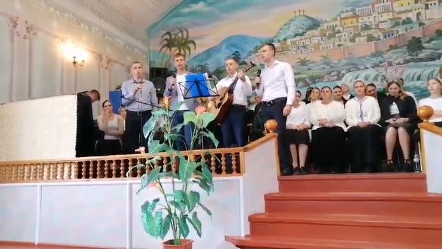 Над пыльной землёю раскинулось небо смотреть онлайн