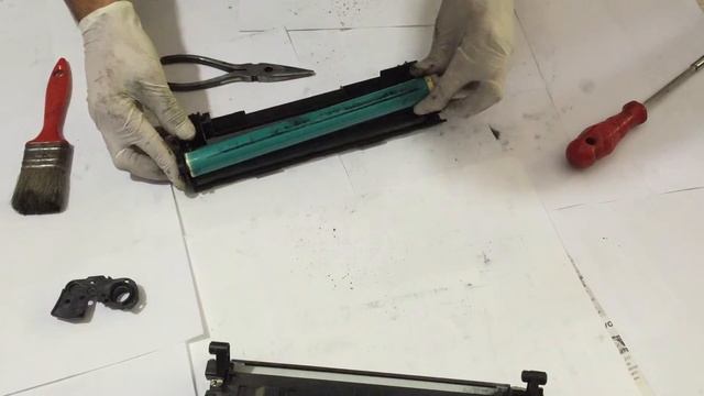 HP CE285A / 85a toner refill. CANON 725 TONER REFILL. Hp 285a Заправка картриджа. смотреть онлайн