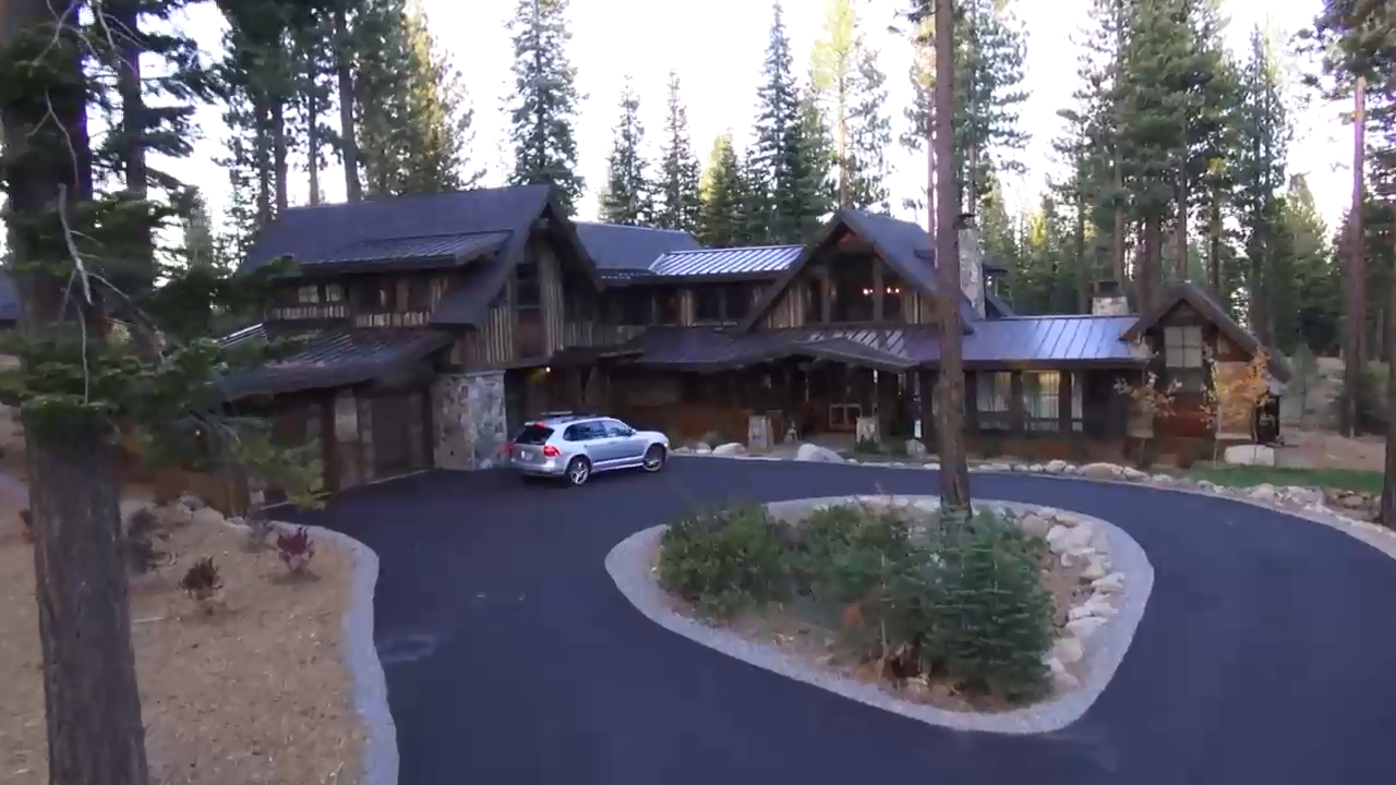 Деревянный дом в канадском стиле