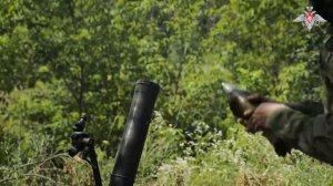 Боевая работа расчета кочующего 82-мм миномета Поднос