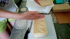 Как разрезать натуральное мыло.(щелок,жир,масло).