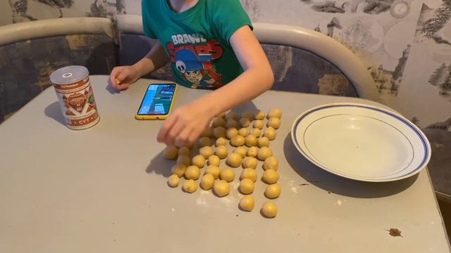 Орехи в орешнице с вареной сгущенкой