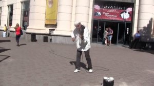 Полтавский скрипач, играет на электроскрипке ( трек 1 )