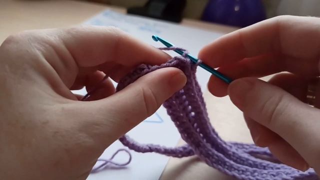 Как связать манишку крючком, уроки вязания.
