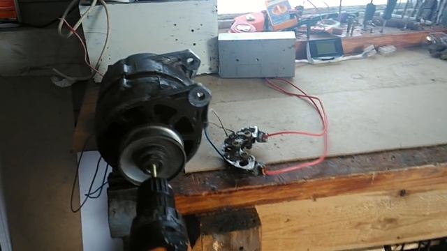 Автомобильный генератор напряжение