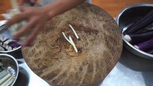 #китайскаякухня Шеф Ваня из Китая покажет как быстро и красиво нарезать баклажан|кухонные трюки