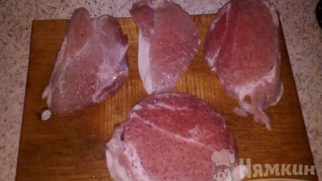 Отбивные из свинины в сухарях