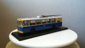 Масштабная модель троллейбуса ЗиУ-9