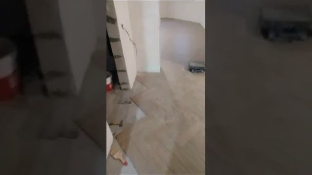 В кухне закончил укладку плитки. Продолжаю делать ремонт в доме. 1.09.2023. Иркутск. смотреть онлайн