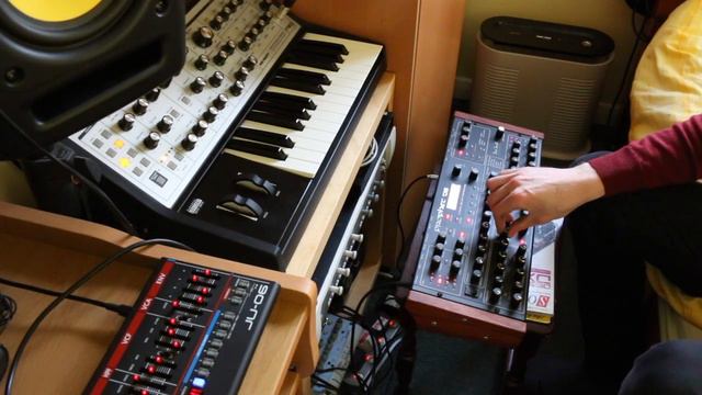 Dave Smith Prophet 08 and Moog Sub Phatty Jam смотреть онлайн