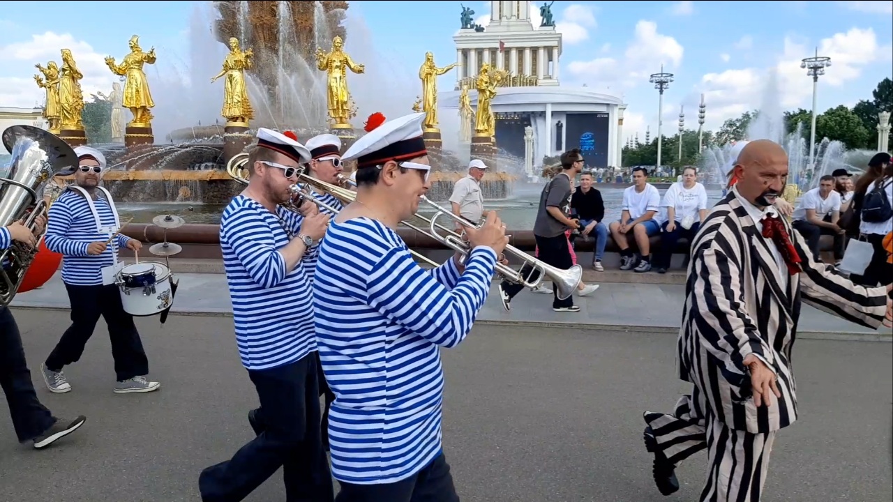 ЦИРКОВОЕ ШЕСТВИЕ на ВДНХ!...