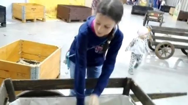 VLOG: Идём гладить маленьких пушистых животных смотреть онлайн