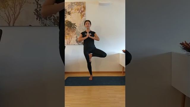 Врикшасана объяснение