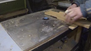 Шорный пони или третья рука для друга кожевенника.