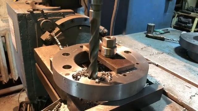 Сверление крепежных отверстий на фланце