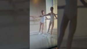 Занимаемся дома. Упражнения у станка. Часть 1. Для 2 и 3 средних групп ансамбля "Сюрприз"