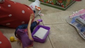 Подарки для Кати от Деда Мороза Примеряем и будим Макса Christmas gifts 2017 for