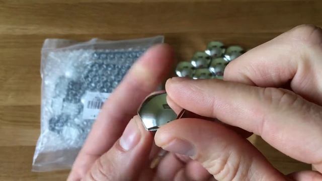 Колпачки колесных болтов