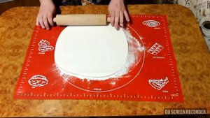 Как обтянуть торт мастикой.