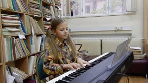 детская пьеса Дождик С.Майкапар. Исп. Милана Агрова 9 лет