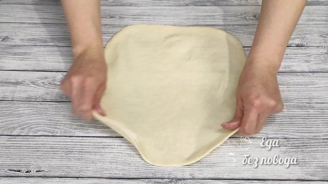 Мука, манка и кипяток. Слоеные лепешки на сковороде.