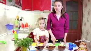 Жаркое с куриными желудочками в глиняных горшочках