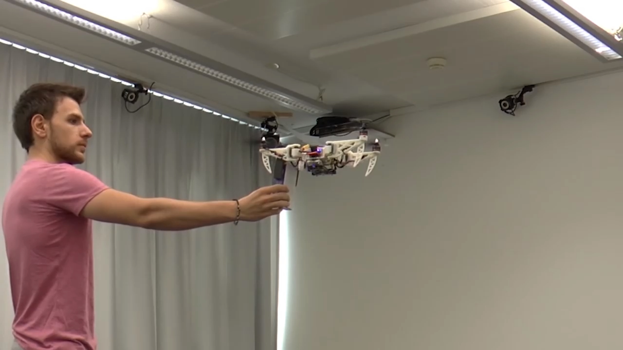 Дрон-трансформер для преодоления препятствий