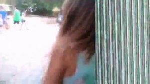 Пранк приклеела к стулу девочку