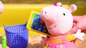 Свинка Пеппа и Хэлп Мэн: закапываем Клад! Развивающее видео где игрушки вызывают Службу Спасения
