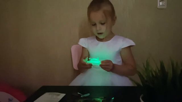 Распаковка! Светящиеся игрушки.. смотреть онлайн