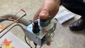 Хотите купить газовую печь для бани? Обзор недорогой печи и горелки Жара/Добросталь