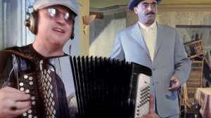 Зачем? На это ответит фильм Кавказская пленница. Ретро кавер на баяне в джазовой манере Вдарим ДЖАЗ