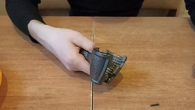 Орехокол сломался